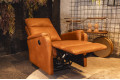 POLTRONA RECLINÁVEL POWER AIR LEATHER CARMEL 30802 POLTRONA RECLINÁVEL POWER AIR LEATHER CARMEL 30802