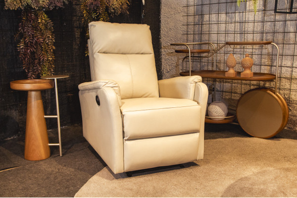 POLTRONA RECLINÁVEL POWER AIR LEATHER OFF WHITE 30803