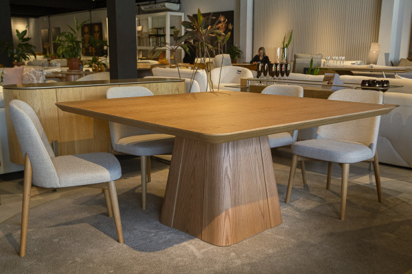 MESA DE JANTAR 150X150 MAD CARV DMC 29000