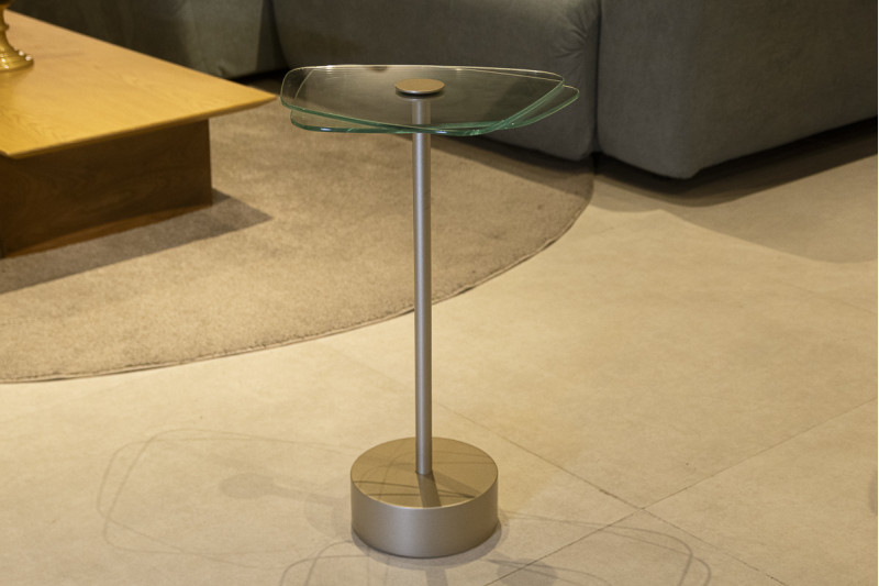 MESA LATERAL 60 DAMASCO METAL ACRIL OURO 28181