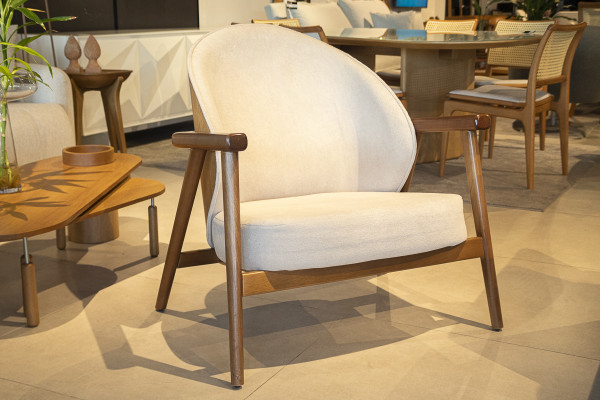 POLTRONA  VERNIZ NATURAL CARVALHO 27231