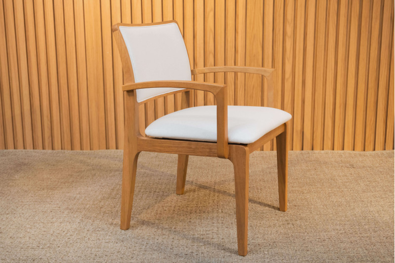 CADEIRA DE JANTAR MAD ESTOFADA MAD BRAÇO 26226