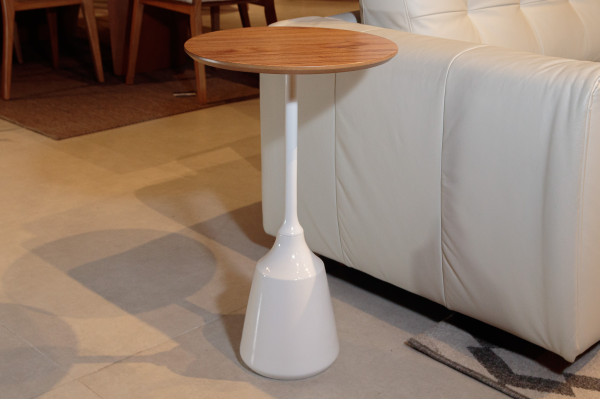 MESA LATERAL MADEIRA LACA 40 DIAM 26046